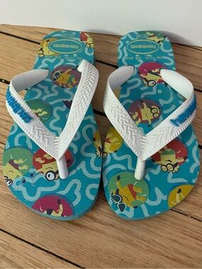 havaianas flip flops Toddler 11/12 C Minions Summer Beach Sandals Colorful Fun